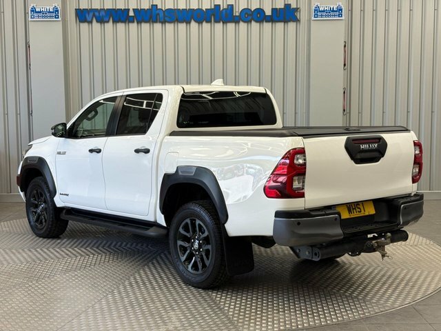 Toyota HILUX 2.8 D-4d 204 Bhp Invincible X Dcab Pickup 4Wd Aut White #3