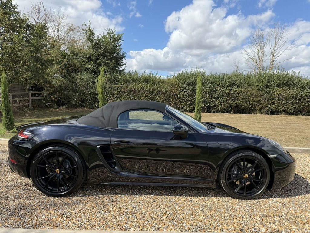 Porsche 718 Boxster Boxster White #28
