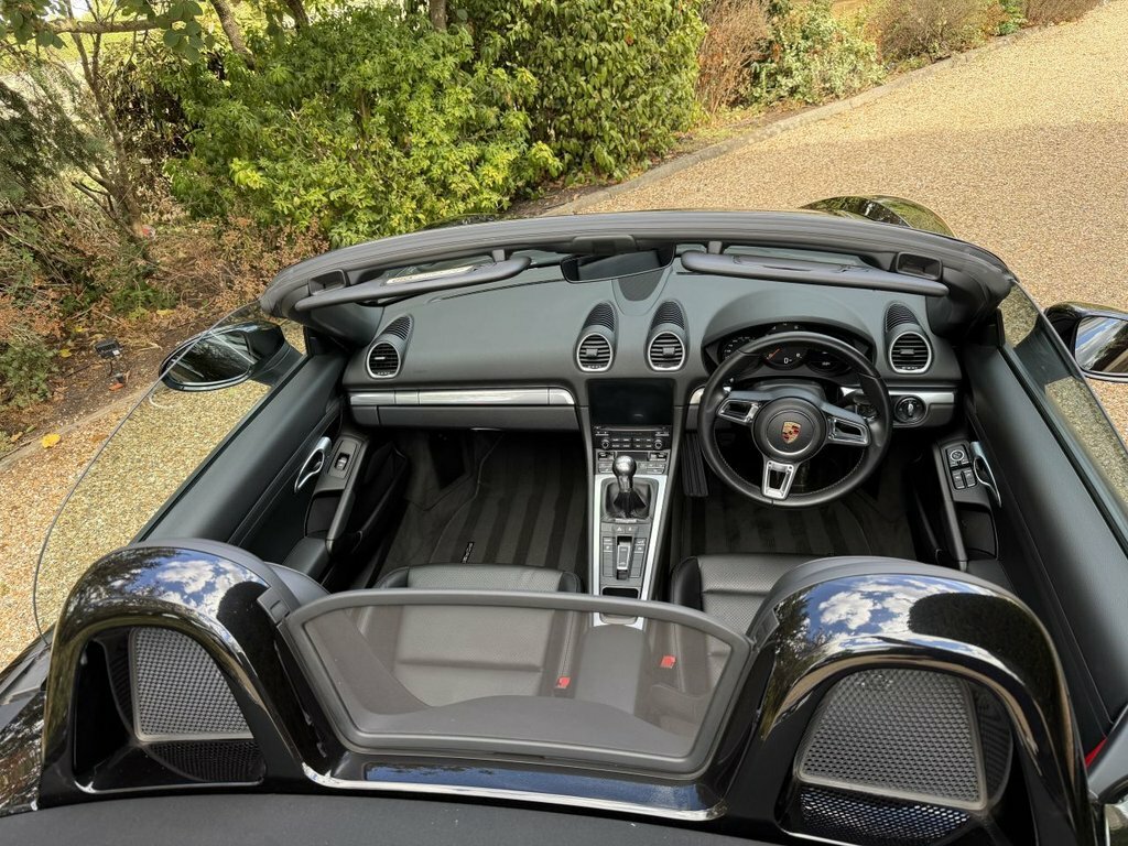 Porsche 718 Boxster Boxster White #15