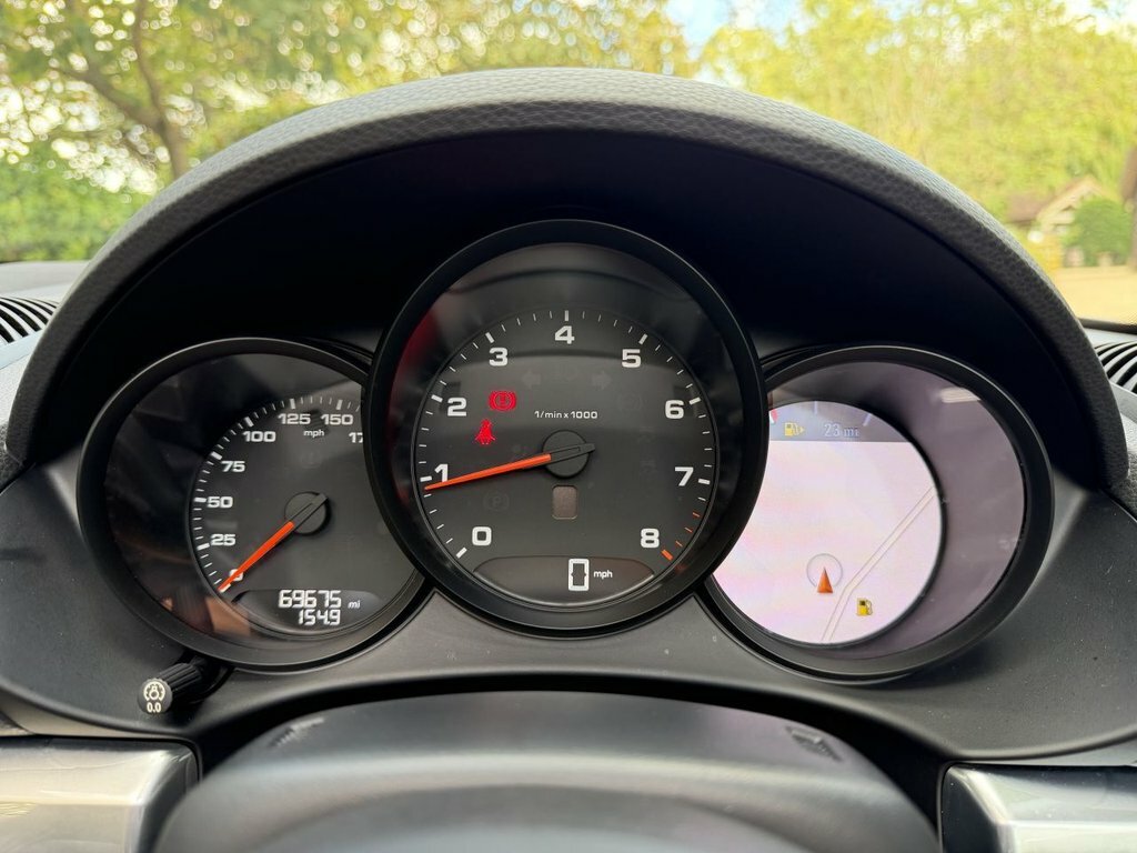 Porsche 718 Boxster Boxster White #17