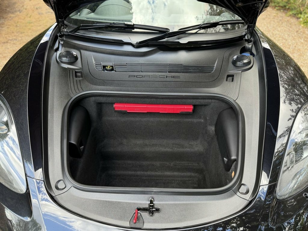 Porsche 718 Boxster Boxster White #24