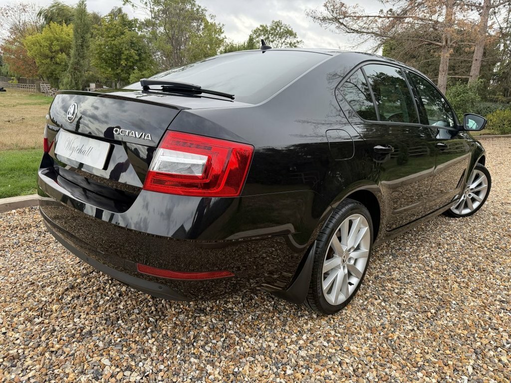 Skoda Octavia 2L Se L Black #5