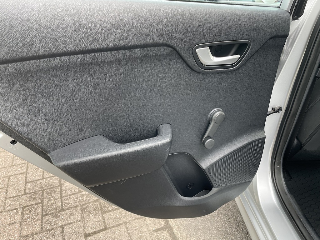 Kia RIO 1.2 Dpi 1 White #26