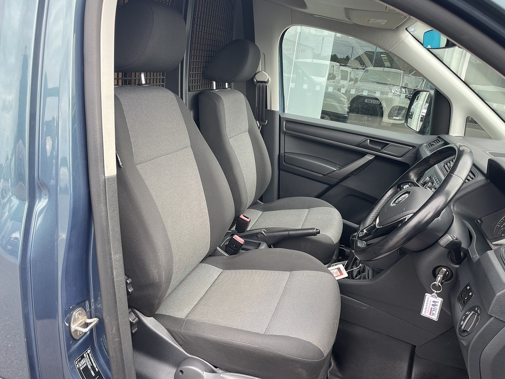 Volkswagen Caddy 2.0 Tdi Bluemotion Tech 5 Seats Wav Purple #17