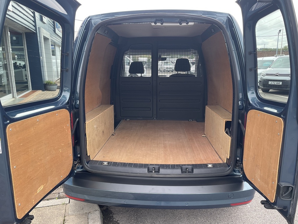 Volkswagen Caddy 2.0 Tdi Bluemotion Tech 5 Seats Wav Purple #24