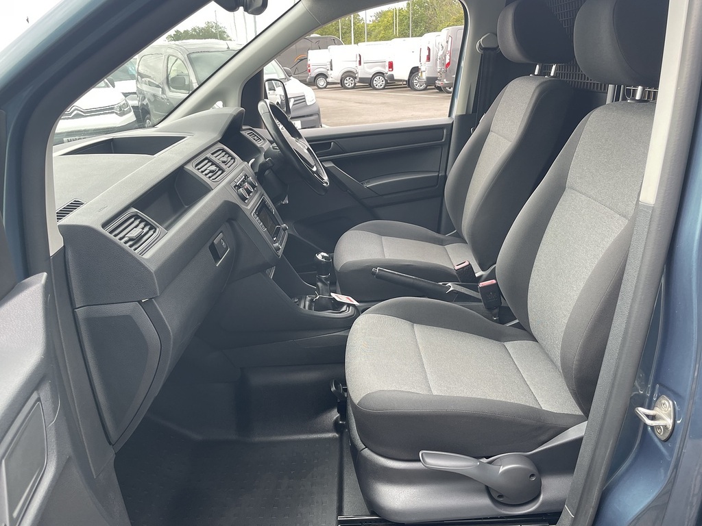 Volkswagen Caddy 2.0 Tdi Bluemotion Tech 5 Seats Wav Purple #19