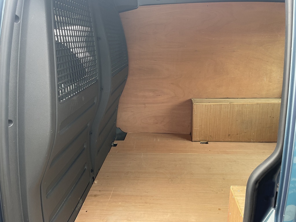 Volkswagen Caddy 2.0 Tdi Bluemotion Tech 5 Seats Wav Purple #23