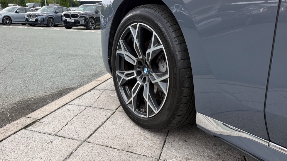 BMW i7 I7 Edrive50 M Sport Blue #53