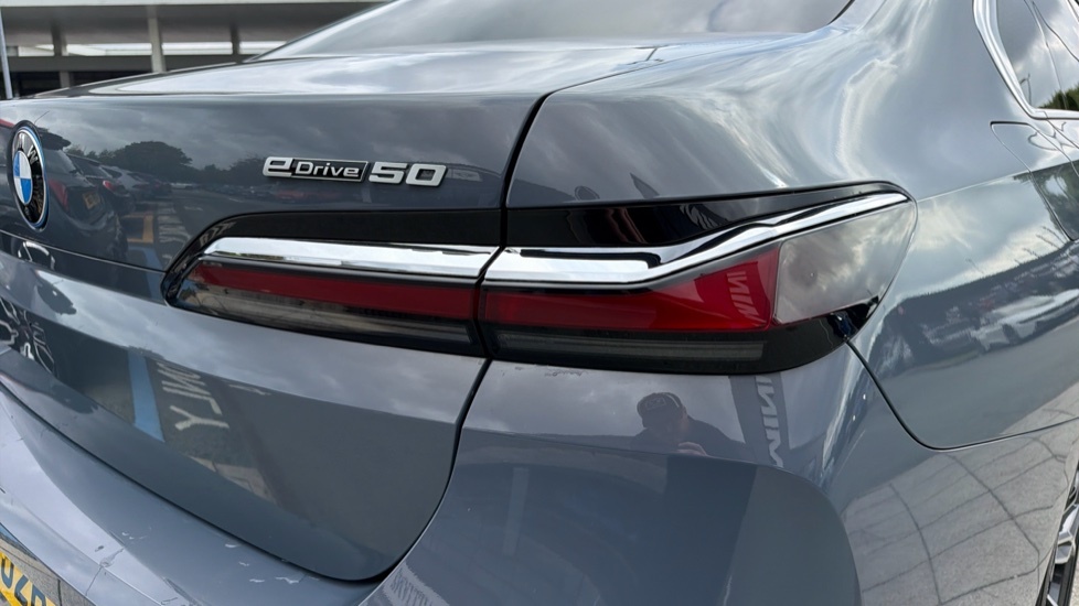 BMW i7 I7 Edrive50 M Sport Blue #22