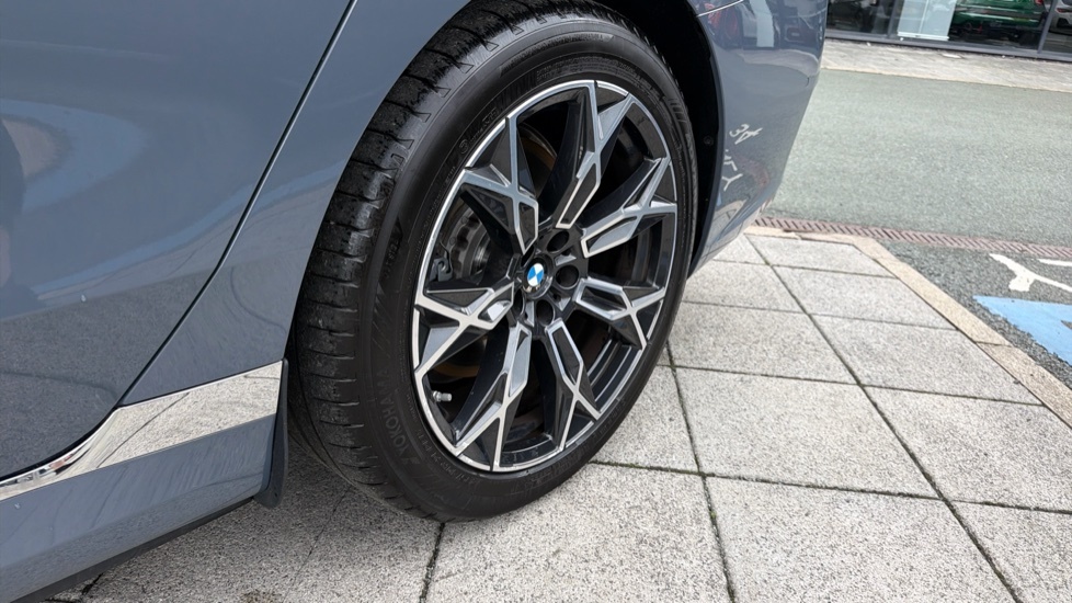 BMW i7 I7 Edrive50 M Sport Blue #52