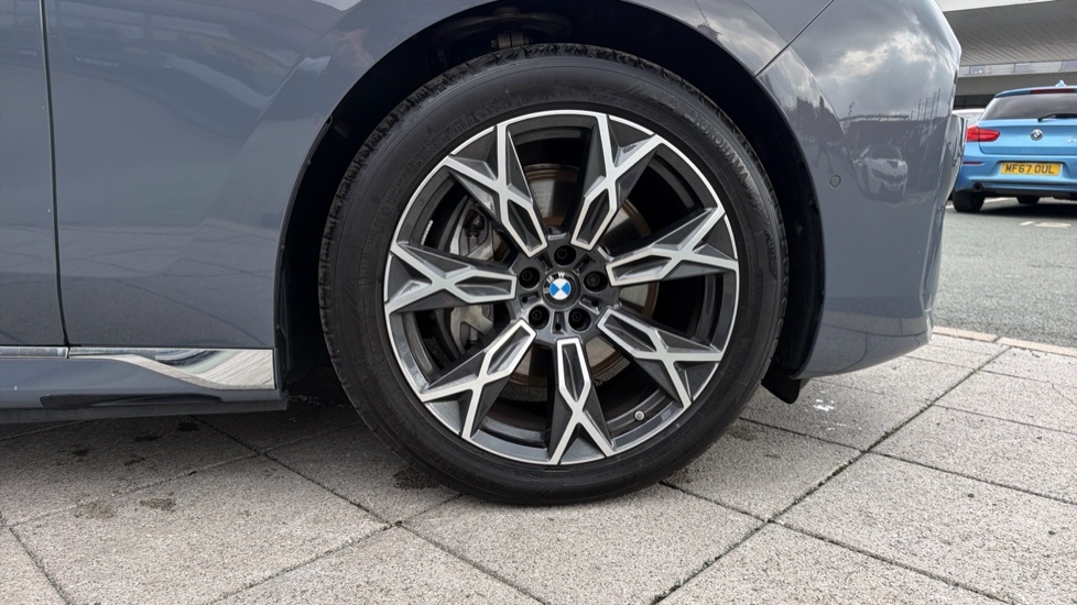BMW i7 I7 Edrive50 M Sport Blue #36