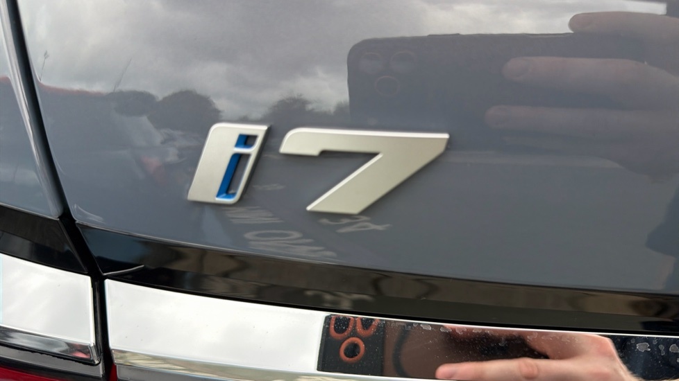 BMW i7 I7 Edrive50 M Sport Blue #46