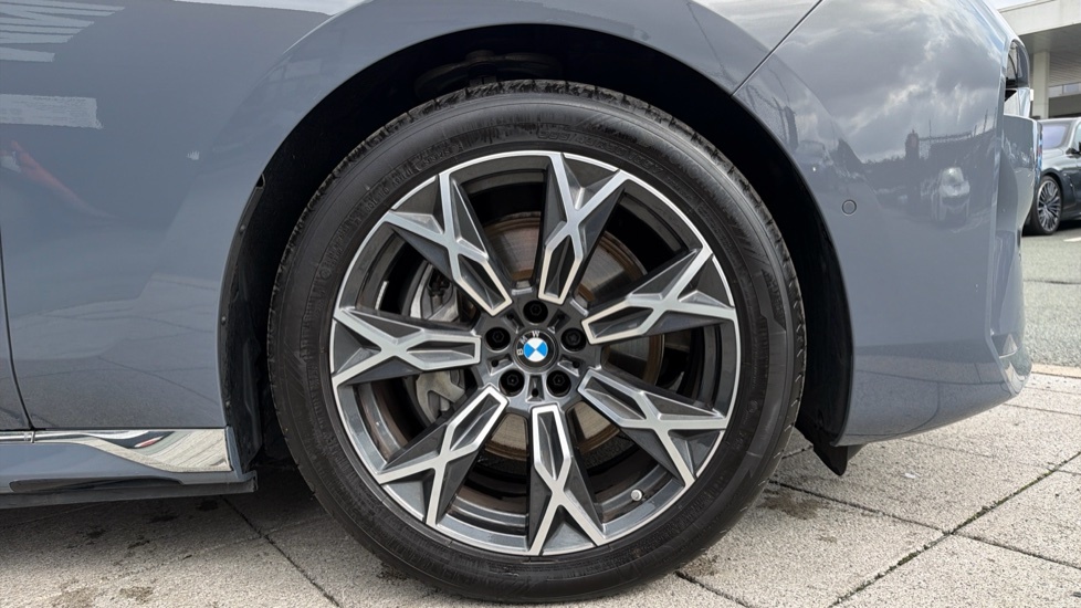 BMW i7 I7 Edrive50 M Sport Blue #14
