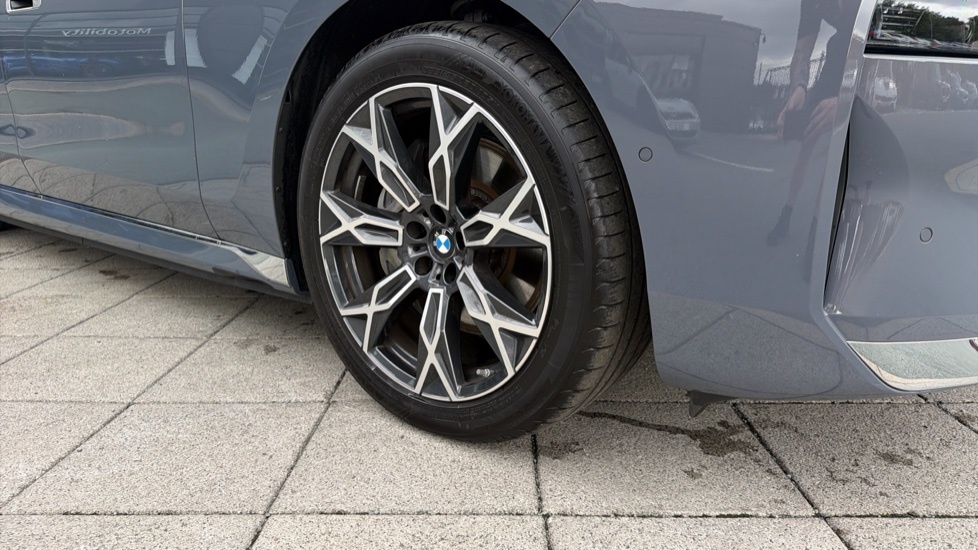 BMW i7 I7 Edrive50 M Sport Blue #37