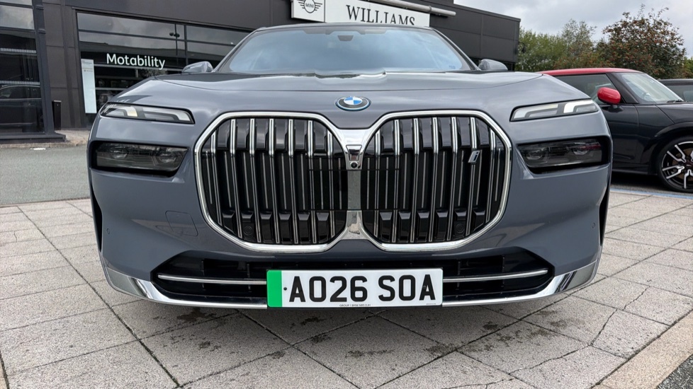 BMW i7 I7 Edrive50 M Sport Blue #26