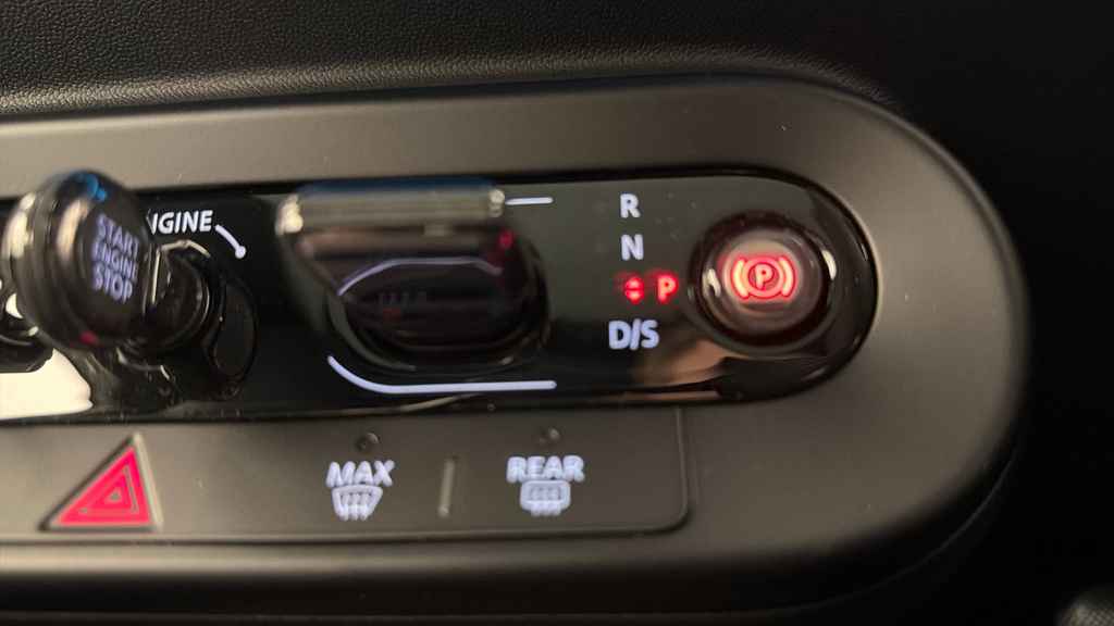 Mini Hatch 1.5 C Sport Red #24