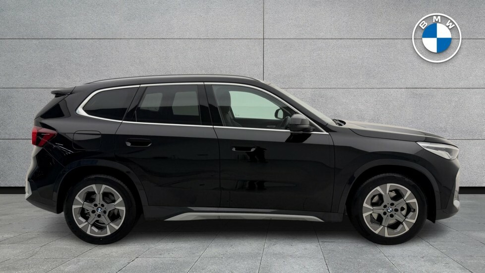 BMW iX1 Ix1 Edrive20 M Sport Black #3