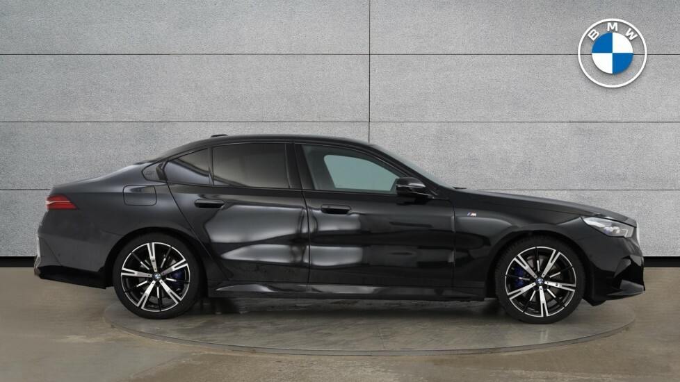 BMW 5 Series Saloon Black #3