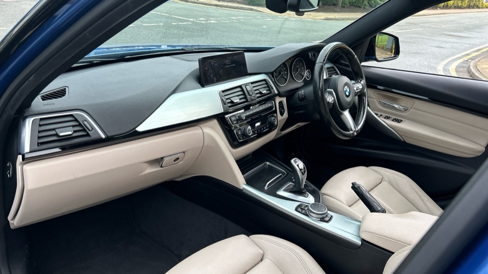 BMW 3 Series Saloon Black #7