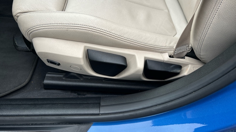 BMW 3 Series Saloon Black #31