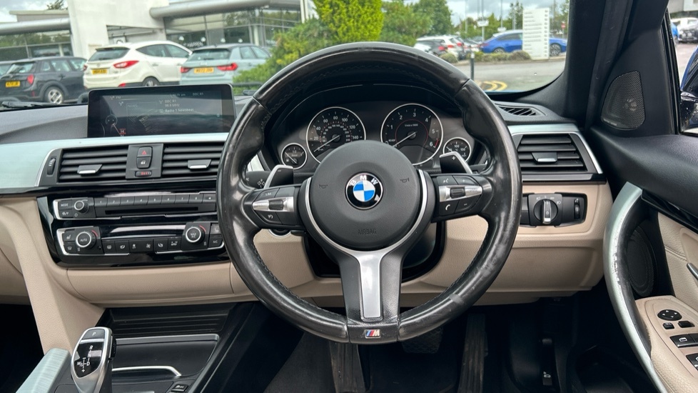 BMW 3 Series Saloon Black #5