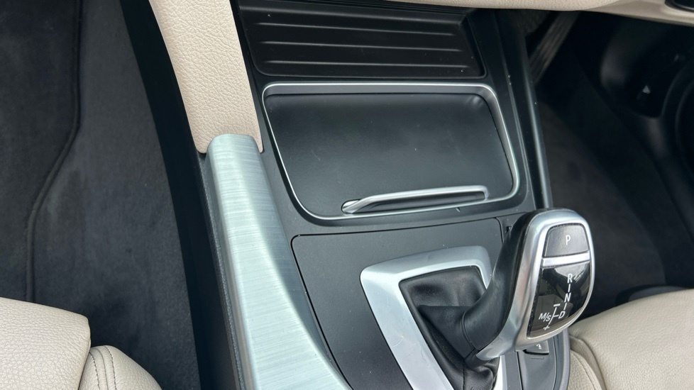 BMW 3 Series Saloon Black #34