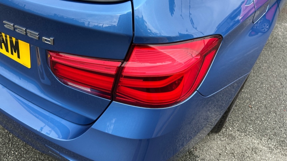 BMW 3 Series Saloon Black #22
