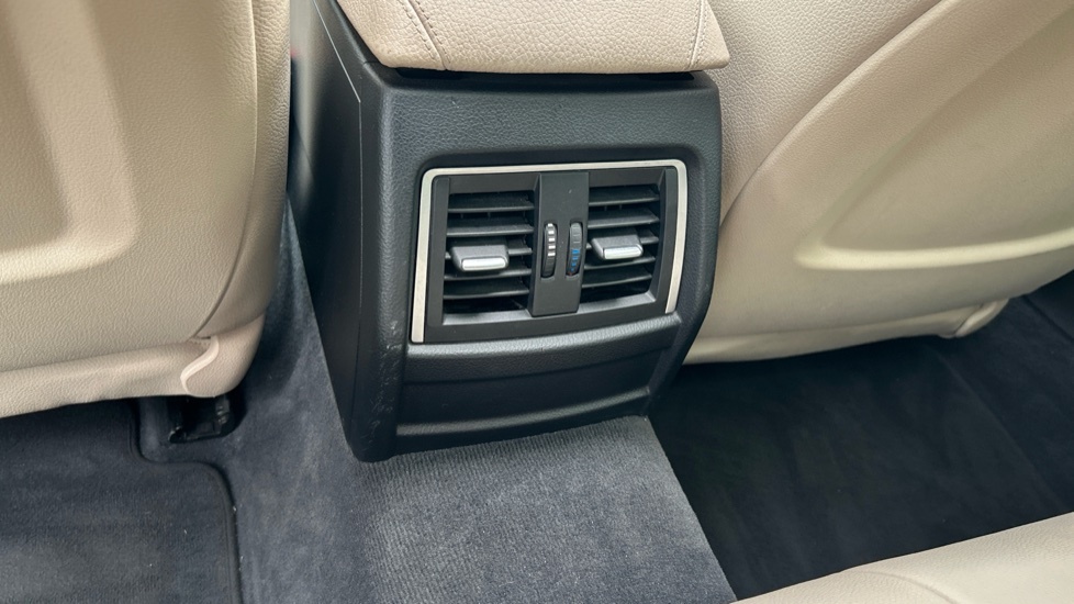 BMW 3 Series Saloon Black #37