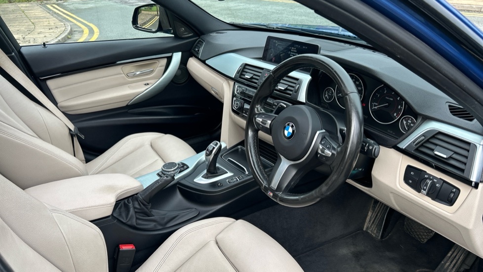 BMW 3 Series Saloon Black #6