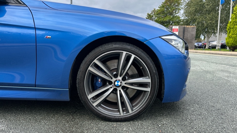 BMW 3 Series Saloon Black #14