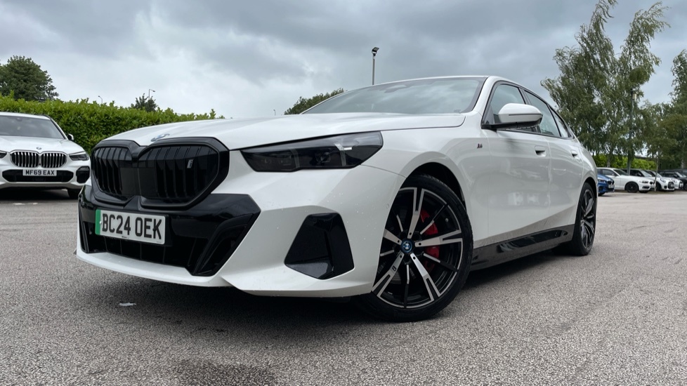 BMW i5 Edrive40 M Sport White #25