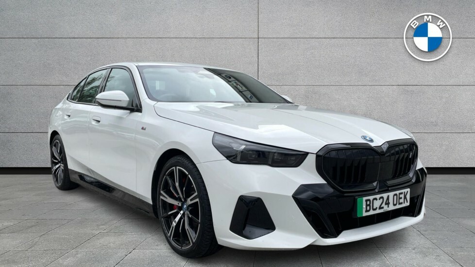 BMW i5 Edrive40 M Sport White #1