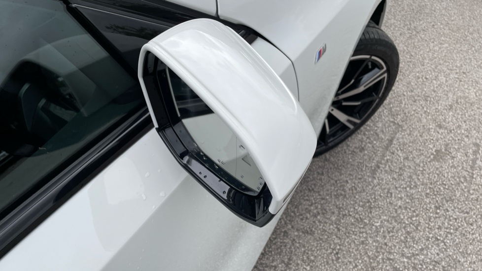BMW i5 Edrive40 M Sport White #30