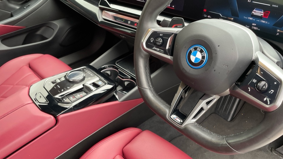 BMW i5 Edrive40 M Sport White #51