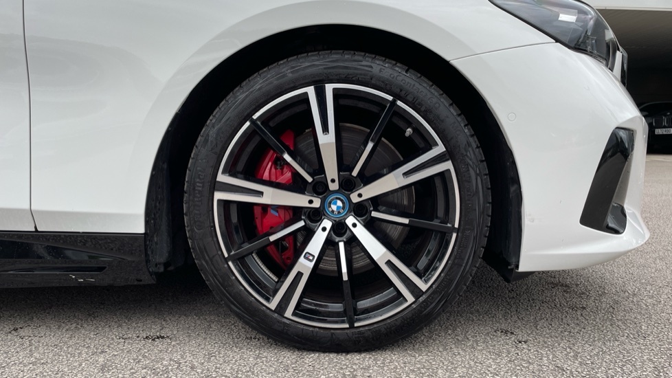 BMW i5 Edrive40 M Sport White #14