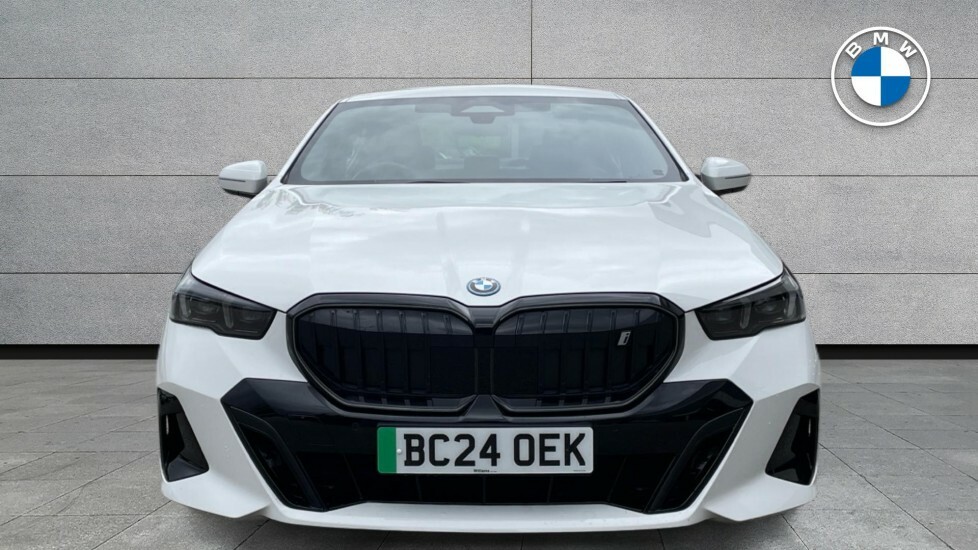 BMW i5 Edrive40 M Sport White #16