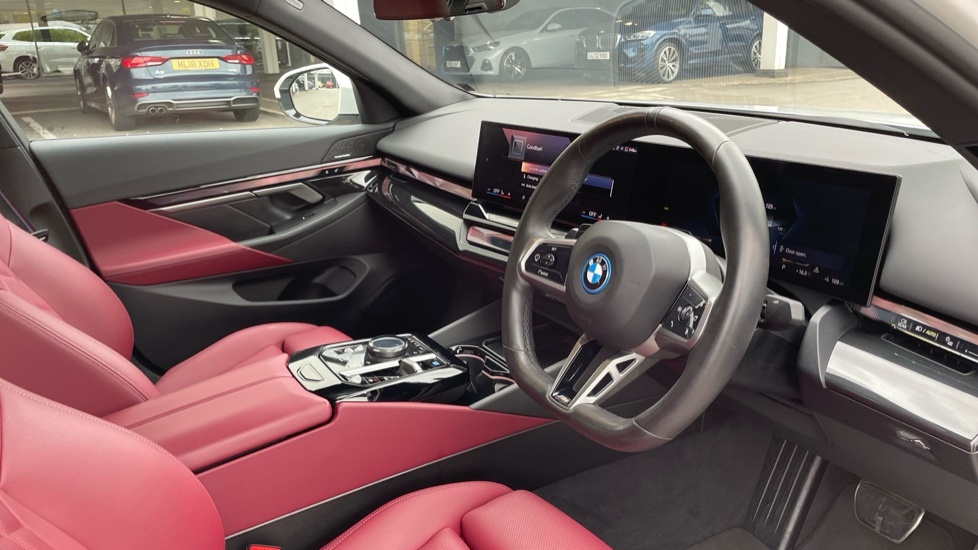 BMW i5 Edrive40 M Sport White #6