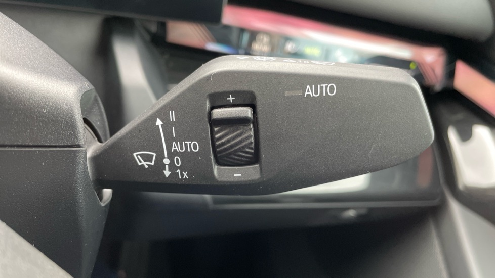 BMW i5 Edrive40 M Sport White #36