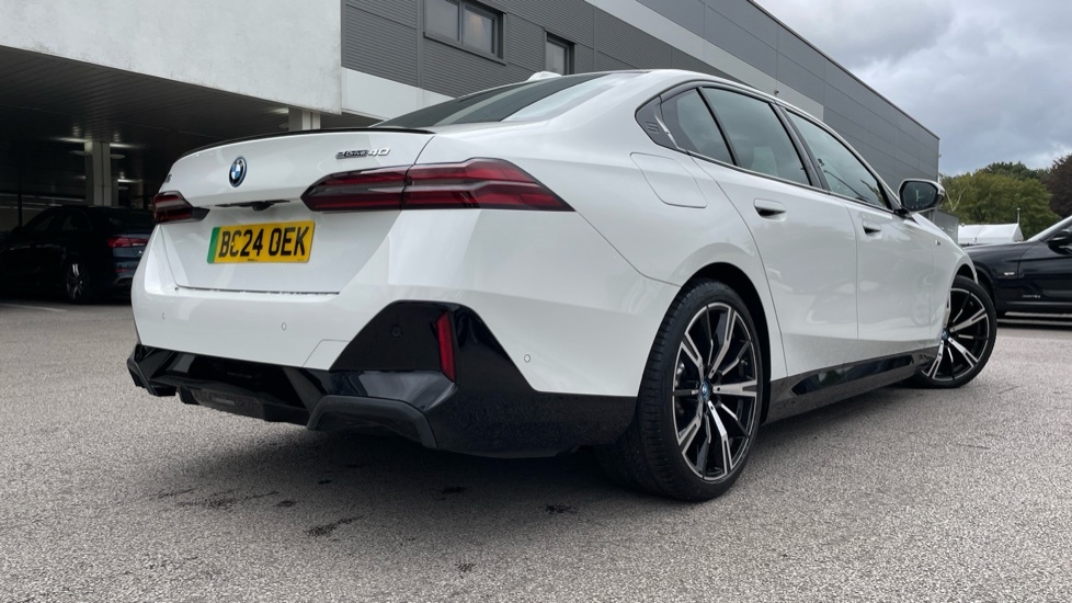 BMW i5 Edrive40 M Sport White #27