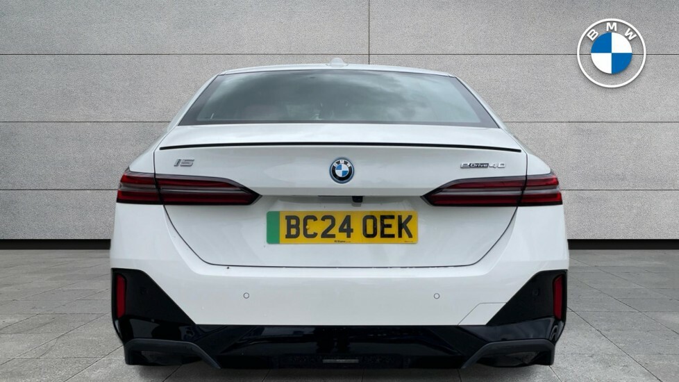 BMW i5 Edrive40 M Sport White #15