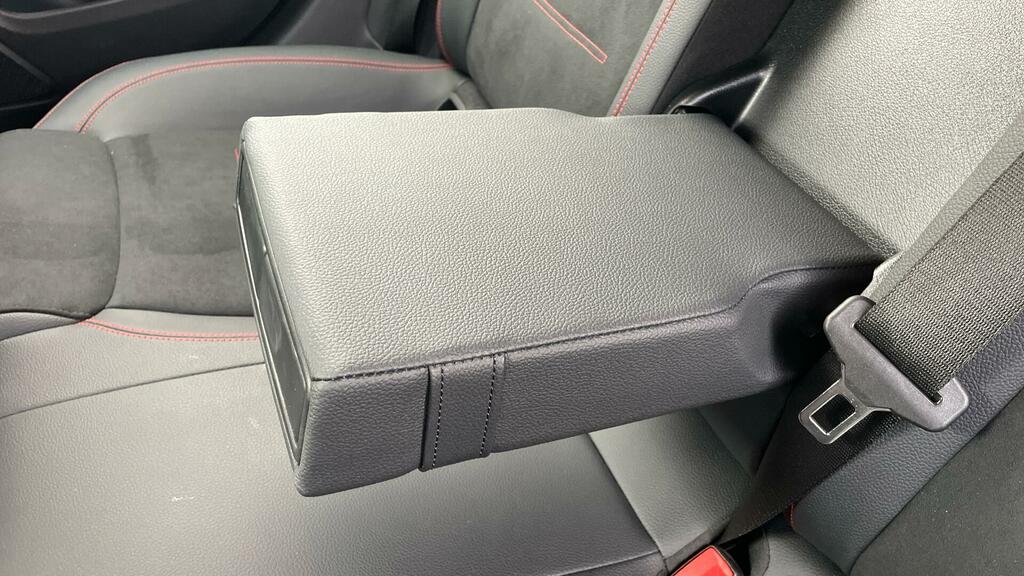 Mercedes-Benz A Class A180 Amg Line Premium Plus Red #48