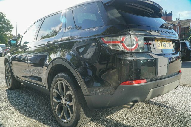 Land Rover Discovery Sport 2019 2.0 Td4 Landmark Suv 4Wd Euro Black #4