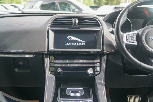 Jaguar F-Pace 2019 2.0 D180 R-sport Suv Awd Euro Blue #4