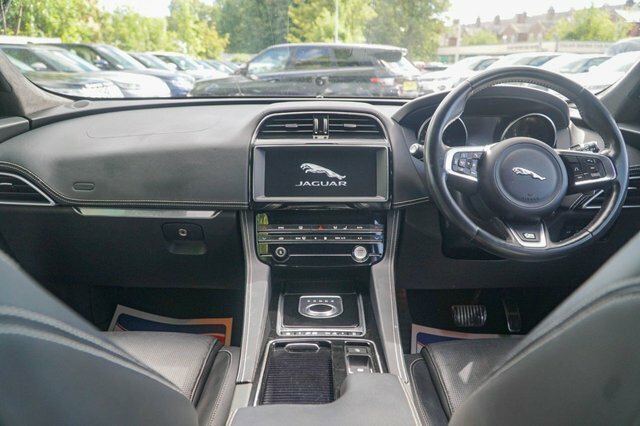 Jaguar F-Pace 2019 2.0 D180 R-sport Suv Awd Euro Silver #4