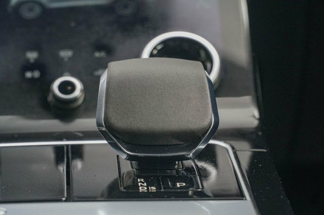 Land Rover Range Rover Velar S Black #37