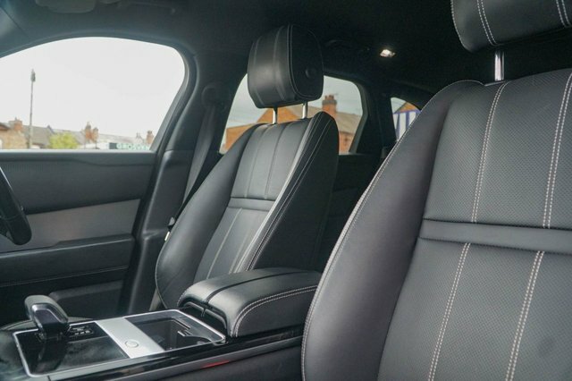 Land Rover Range Rover Velar S Black #29