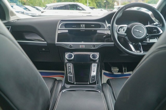 Jaguar I-Pace 2019 400 90Kwh Hse Suv 4Wd 400 Black #3