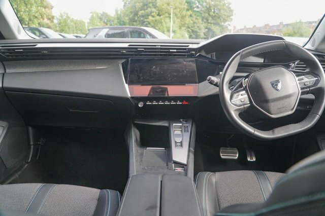 Peugeot 308 SW 2023 1.2 Puretech Allure Premium Estate Red #4