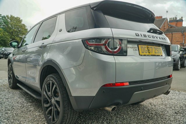 Land Rover Discovery Sport 2017 2.0 Td4 Hse Black Suv 4Wd Eur Black #5