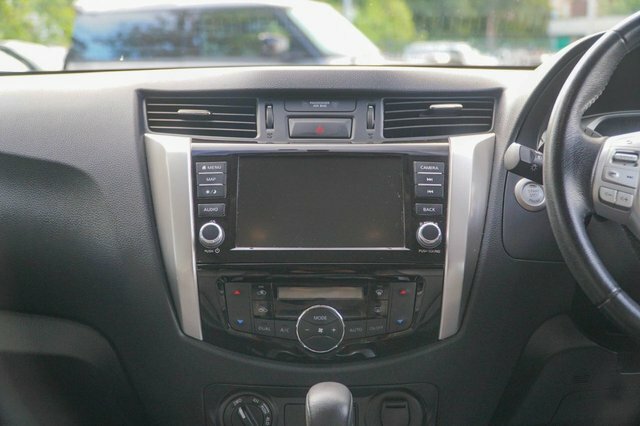 Nissan Navara   #33